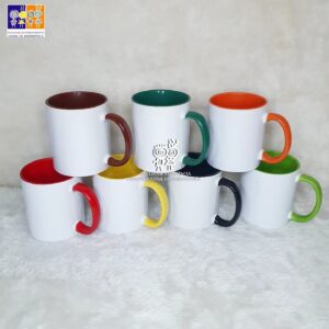 Caneca porcelana alça e interior colorido - varias cores
