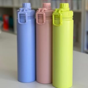 Garrafa térmica inox duplo vácuo - tampa emborrachada - 750ml - fosca varias cores